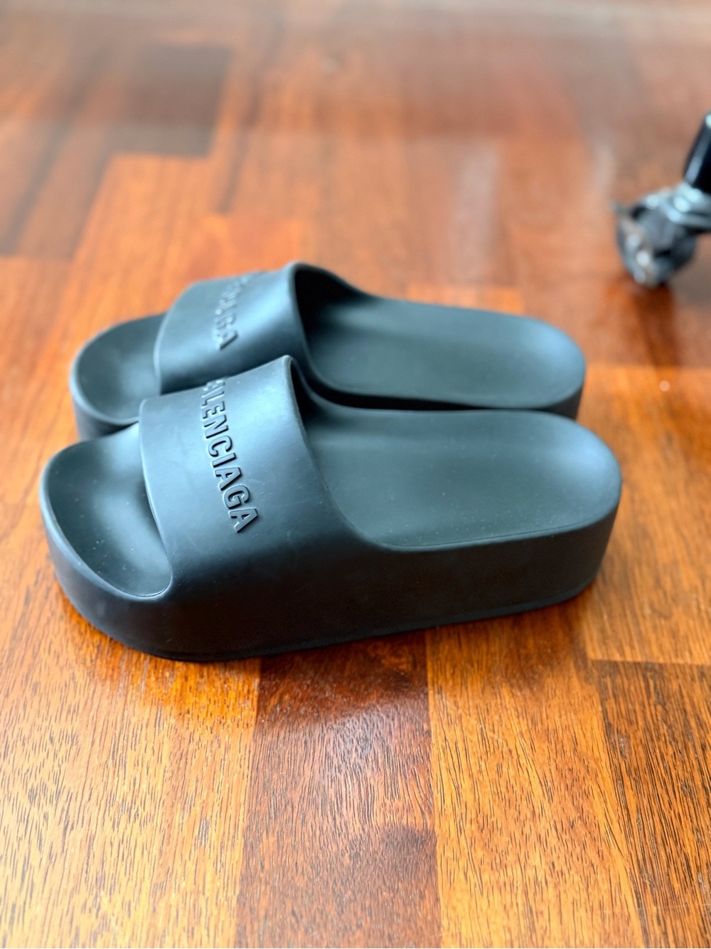 Balenciaga Matte Black Embossed Logo Slides - Picture 4 of 7